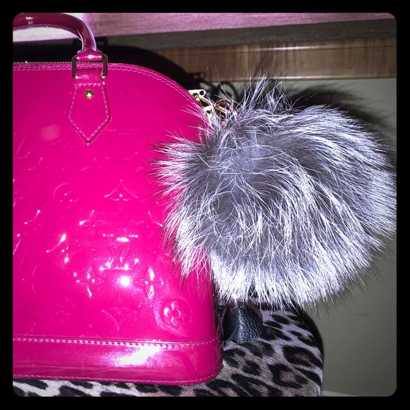 Snowflake Canada Accessories - Bag Charm REAL Silver Fox Fur 💥BNWOT💥